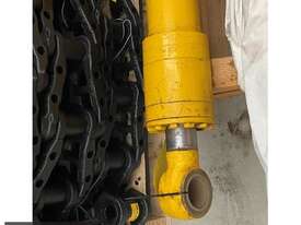 Komatsu PC120-6 Boom Cylinder  - picture1' - Click to enlarge