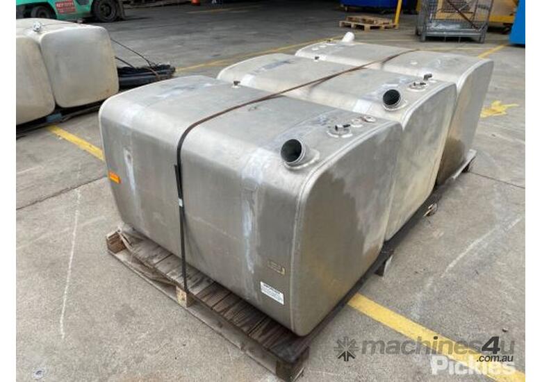 Used Hilton MFG Pty Ltd Truck Fuel Tank Lot Of 3 Unknown Capacity