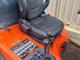 Linde 1.6T LPG Forklift with Container Mast - Hire - picture0' - Click to enlarge