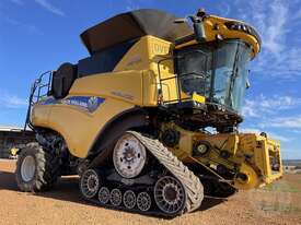 New Holland CR9.90 Track - picture0' - Click to enlarge