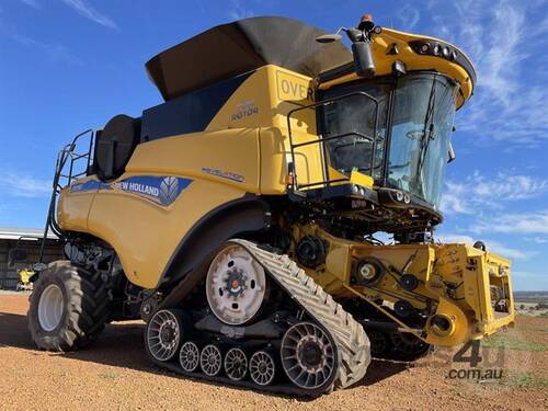 New Holland CR9.90 Track