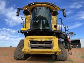 New Holland CR9.90 Track - picture0' - Click to enlarge