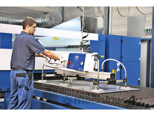 caption 500kg VacuMaster for handling & loading sheet steel.