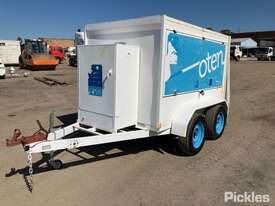 1999 Quality Trailers Dual Axle Enclosed Trailer - picture1' - Click to enlarge