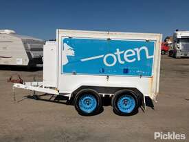 1999 Quality Trailers Dual Axle Enclosed Trailer - picture2' - Click to enlarge