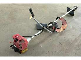 HONDA 4 STROKE WHIPPER SNIPPER  - picture0' - Click to enlarge