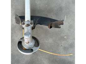 HONDA 4 STROKE WHIPPER SNIPPER  - picture1' - Click to enlarge