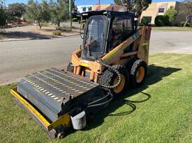 Skid Steer Mustang 2044 2002 with Road Broom - picture2' - Click to enlarge