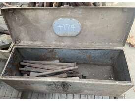 15-25 MM ROUND JACK HAMMER POINTS IN TOOLBOX - picture0' - Click to enlarge