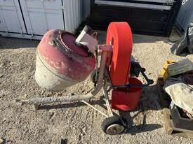 Petrol Cement Mixer - picture1' - Click to enlarge