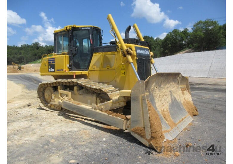 caption Komatsu D65EX-18 Std Tracked-Dozer Dozer