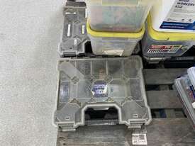 Pallet of Miscellaneous Goods - picture0' - Click to enlarge