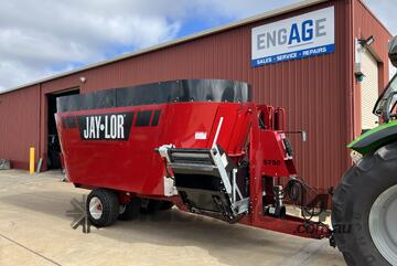 ENGAGE AG - Jaylor 5750 Twin Auger Feed Mixer - Canadian Built