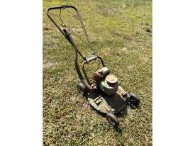 QTY OF 1 VICTA PUSH MOWER - picture0' - Click to enlarge