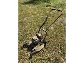 QTY OF 1 VICTA PUSH MOWER - picture2' - Click to enlarge