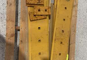CUTTING EDGES CATERPILLAR D6 D7 WEAR PARTS