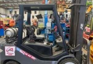 3T Royal Forklift - Full Service History in Great Condition!