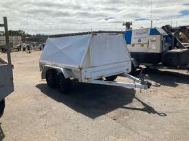 2006 John Papas Trailers JPT Enclosed Tandem Axle Trailer - picture0' - Click to enlarge