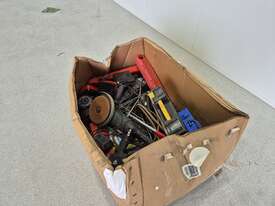 Box of power tools and other tooling - picture0' - Click to enlarge