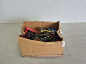 Box of power tools and other tooling - picture1' - Click to enlarge