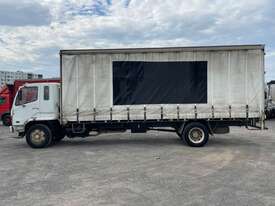 2006 Mitsubishi Fighter FM600 Curtainsider - picture2' - Click to enlarge