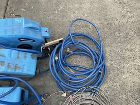 5x Iron Air Hose Reel with Hoses and Extra Hose - picture0' - Click to enlarge