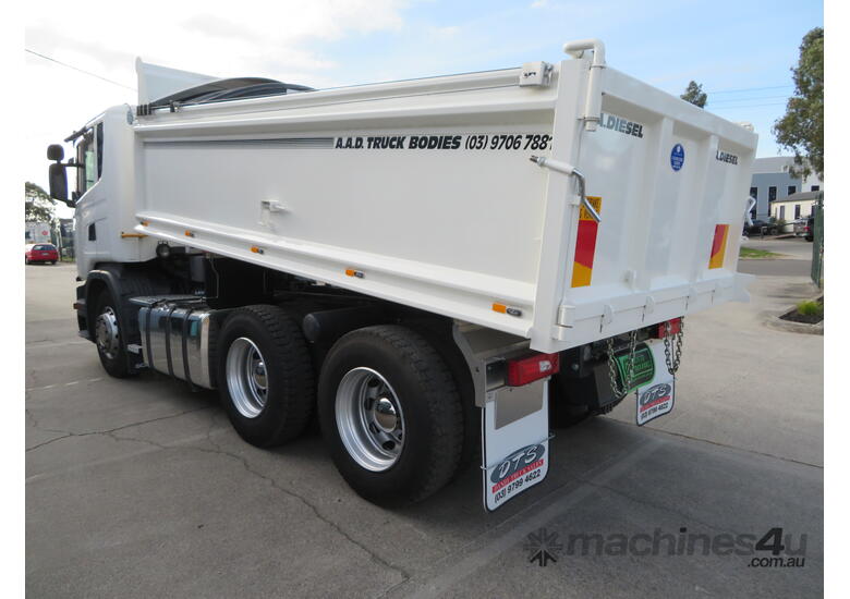 caption 2017 Scania G440 Tipper – 440hp, Low Kms, New Body & Tarp for Heavy-Duty Hauling!
