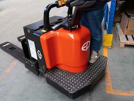 EPT20-30RT ELECTRIC PALLET TRUCK 3.5T - picture2' - Click to enlarge