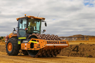 XCMG Single Drum Padfoot Roller | Model: XS165PD