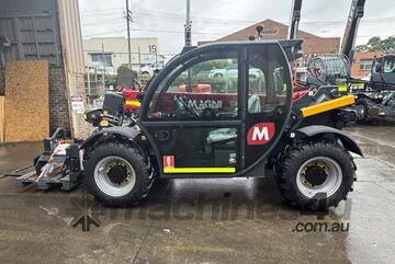 MAGNI   TH3.6 Telehandler