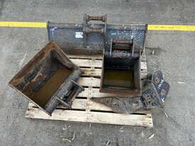 Quantity of Sany Excavator Buckets & Ripper Tooth - picture0' - Click to enlarge