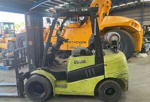 Clark LPG Forklift 3t - Fitted with Analogue Weight Gauge