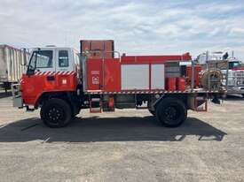 1995 Isuzu FSS500 Fire Truck 4 x 4 - picture2' - Click to enlarge