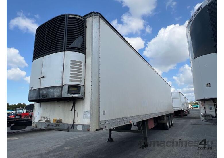 caption 2001 Maxitrans ST3-OD Tri Axle Refrigerated Pantech Trailer
