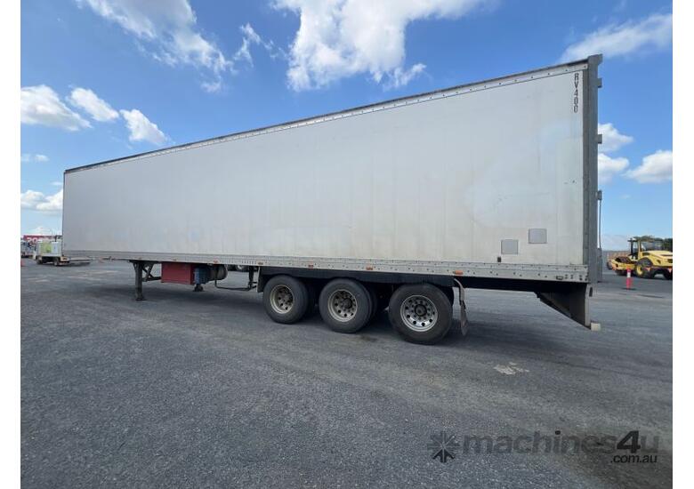 caption 2001 Maxitrans ST3-OD Tri Axle Refrigerated Pantech Trailer