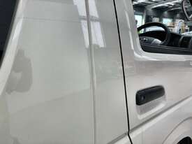 2014 Toyota Hiace Commuter 12-Seater (Petrol) (Auto) - picture1' - Click to enlarge