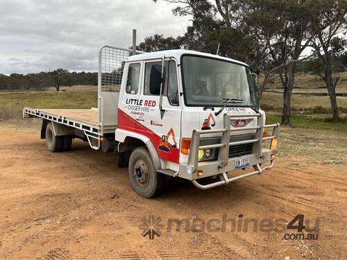 FD 176 1985 Hino flat table top truck