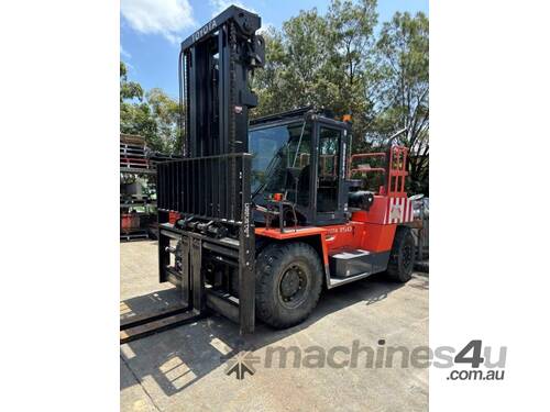 Toyota Toyota Nominal 15-ton Capacity Forklift