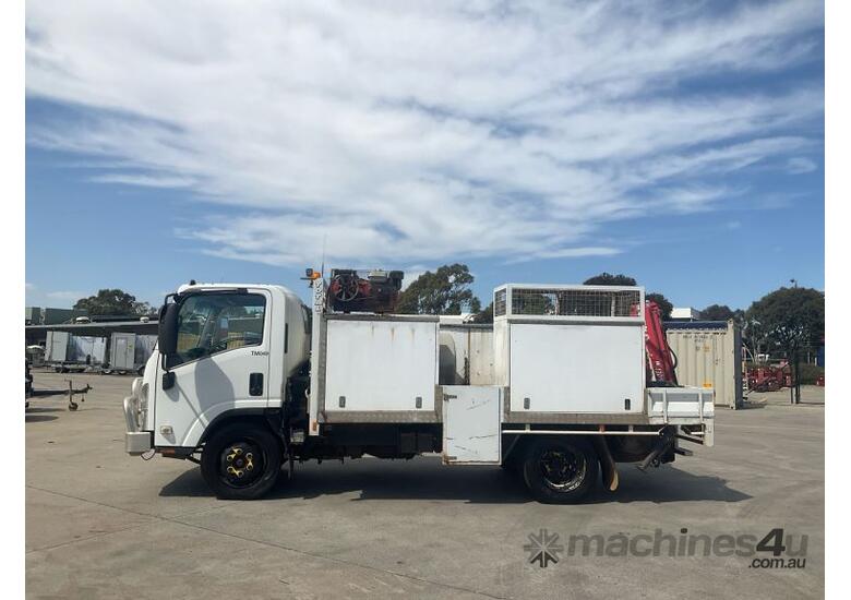 caption 2008 Isuzu NQR Service Body / Crane Truck