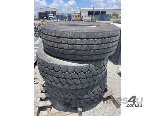 3x 385/65R22.5 Truck Tyres