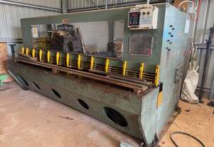 Acra Shear Hydraulic Guillotine