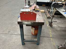 Steel Workbench - picture2' - Click to enlarge