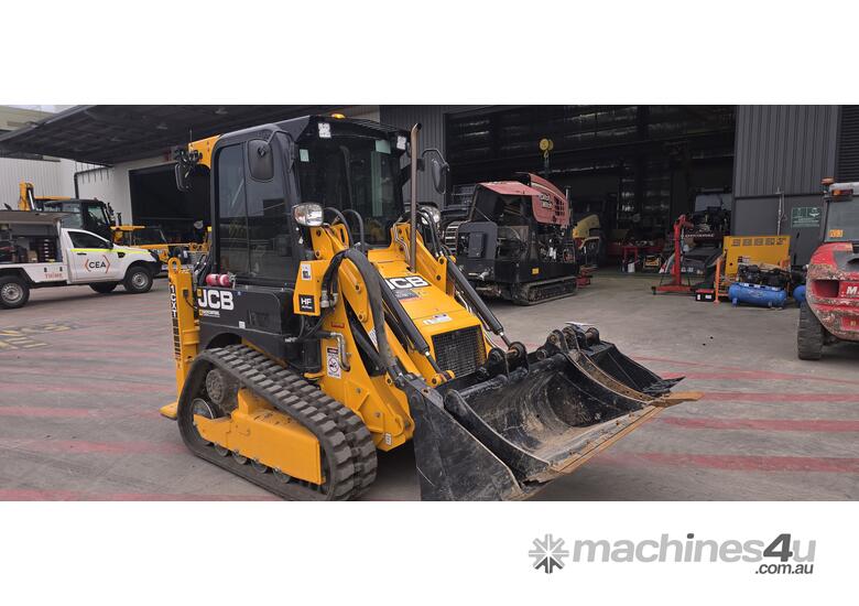 caption 2023 JCB 1CXT PRO HIGH FLOW TRACKED BACKHOE LOADER U4780