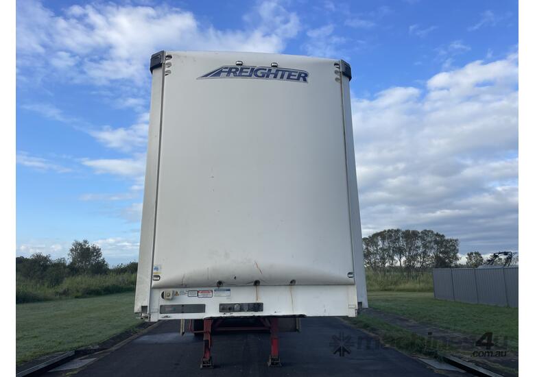 caption 2017 Maxitrans ST3 Tri Axle Curtainsider B Double Combination