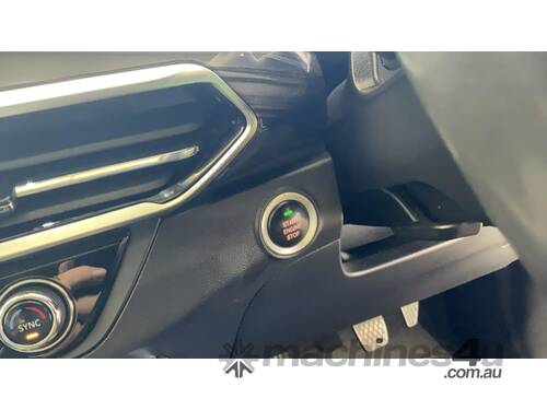 caption 2021 LDV D90 Executive Diesel