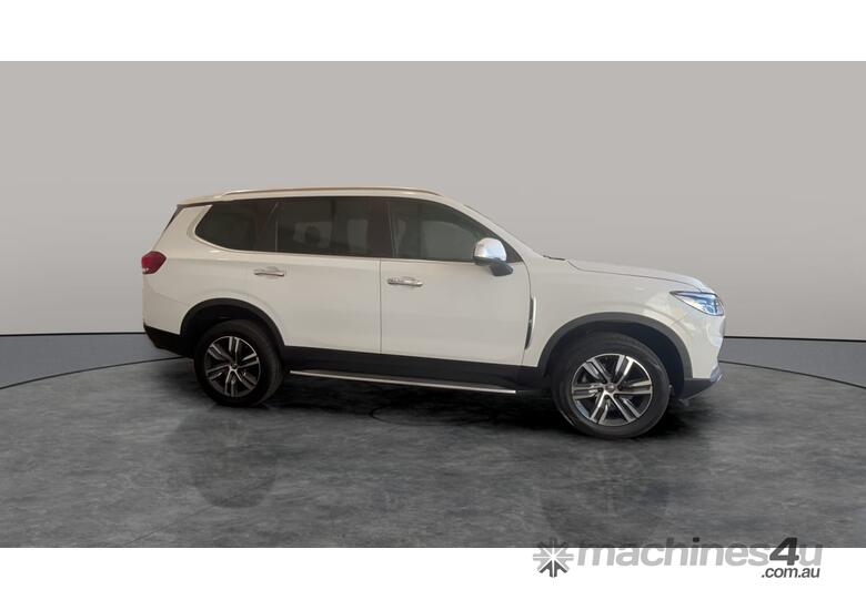 caption 2021 LDV D90 Executive Diesel