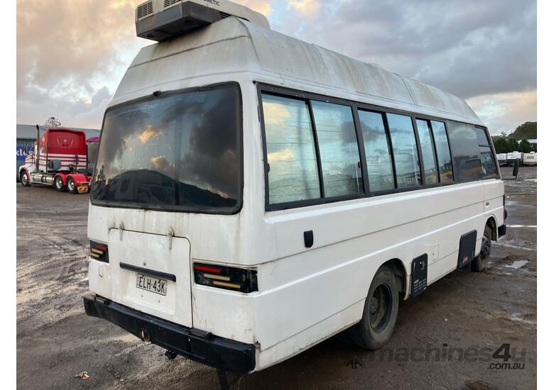 caption 1984 Mazda T3000 Motor Home