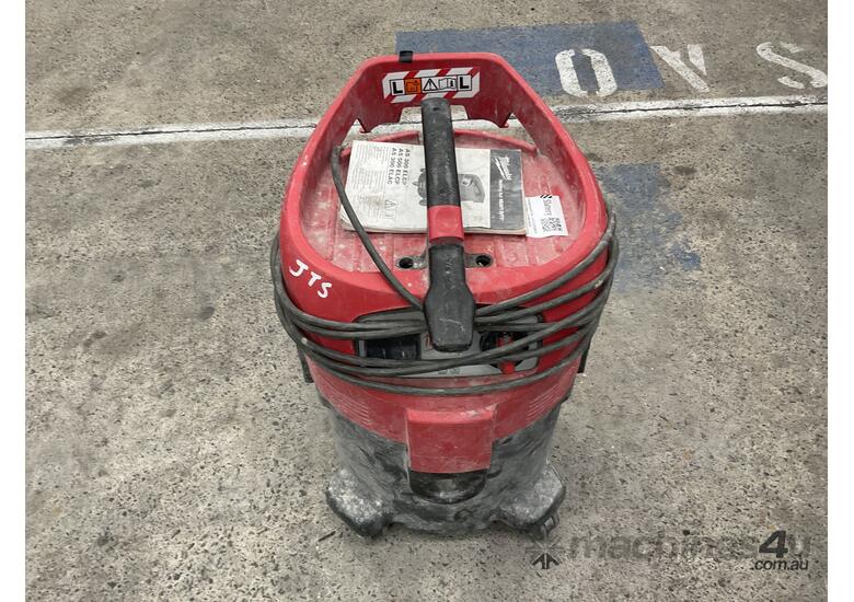 caption 1x Milwaukee Heavy Duty Vacuum Cleaner