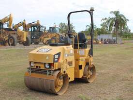 2009 Caterpillar CB24 Roller  - picture16' - Click to enlarge