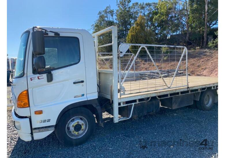 caption 2012 Hino FC1022 Flat Tray Truck